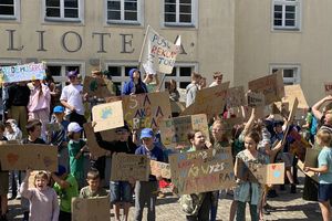 Walka dzieci o ekologię. Po olsztyńskim Starym Mieście przeszedł protest młodych ekologów