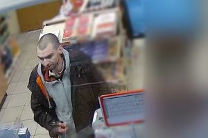 Olsztyńscy policjanci szukają mężczyzny, który płacił cudzą kartą płatniczą 