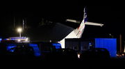 Służby z Olsztyna pracują na miejscu katastrofy samolotu w Chrcynnie