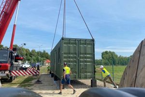 Kolejne dwa kontenery zapory elektronicznej zostały zainstalowane na granicy z Rosją [FILM]