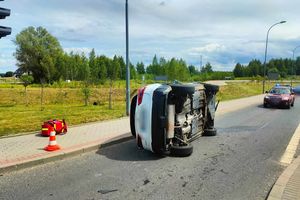 Tragiczny wypadek pod Mrągowem. Samochód dachował, 74-latka zginęła na miejscu