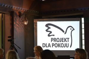 "Projekt dla pokoju" z wykorzystaniem pomnika Dunikowskiego