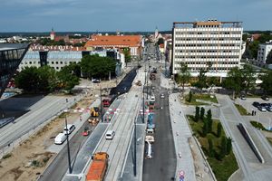 Al. Piłsudskiego w Olsztynie jest już przejezdna. Budowa linii tramwajowej. Zdjęcia z drona
