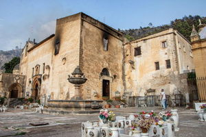 Tragedia na Sycylii. Pożar zniszczył 400-letni kościół. Spłonęło ciało św. Benedykta