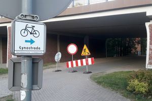 Utrudnienia dla rowerzystów na Łynostradzie w Olsztynie. Pojawiły się nowe znaki i... brak informacji o objeździe