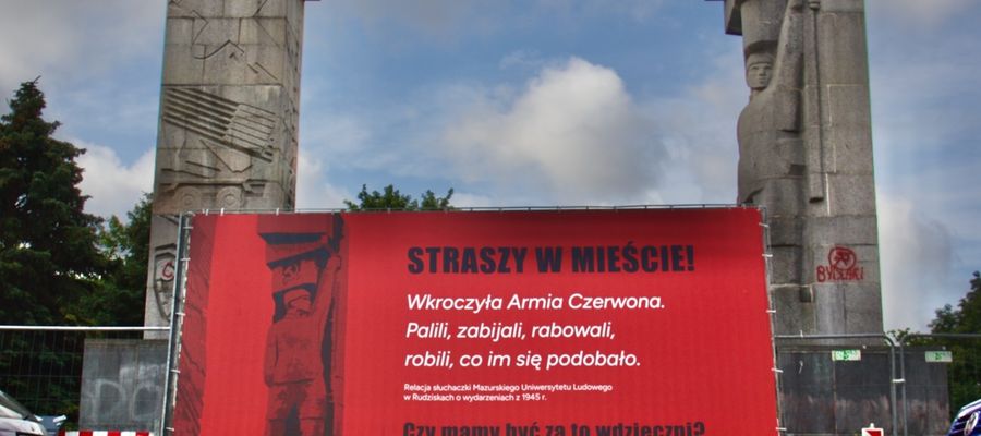 W Olsztynie pojawiły się bilbordy IPN dotyczącego Pomnika Wdzięczności Armii Radzieckiej.