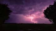 IMGW wydał ostrzeżenie. Nad Warmię i Mazury nadciągają ciemne chmury