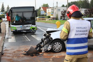 PILNE: Czołowe zderzenie z autobusem na ul. Bałtyckiej w Olsztynie [ZDJĘCIA]