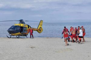 Akcja ratunkowa na plaży w Krynicy Morskiej