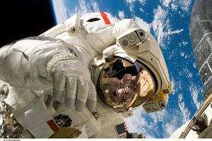 Jakie wymagania powinni spełniać astronauci w lotach kosmicznych?