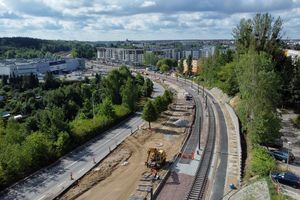 Na ul. Krasickiego postępują prace przy budowie linii tramwajowej [WIDEO, DRON] 