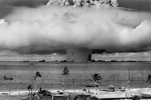 Bębny wojny nuklearnej znów biją
