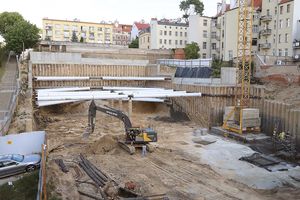Trwają prace przy budowie ogromnego apartamentowca w ścisłym centrum Olsztyna