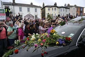 Irlandia/ Tysiące osób pożegnały zmarłą piosenkarkę Sinead O'Connor