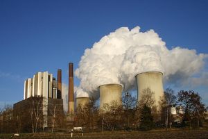 Niemiecki koncern demontuje farmę wiatrową, by zrobić miejsce dla... kopalni węgla. 