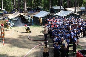 Ćwiczenia na Wojewódzkim Obozie Szkoleniowo-Wypoczynkowym Młodzieżowych Drużyn Pożarniczych