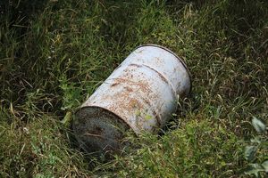 Mazowieckie/ Służby wojewody przeprowadziły kontrolę wz. z podejrzeniem próby utworzenia nielegalnego składowiska odpadów w gminie Dąbrówka