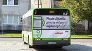 Alicja przeprasza Kamila na miejskim autobusie w Olsztynie. Za co?
