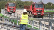 Testy obciążeniowe estakady tramwajowej w Olsztynie. Na obiekt wjechały ogromne ciężarówki [ZDJĘCIA]