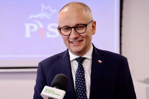 Minister Błażej Poboży - kandydat do Sejmu z listy PiS, z okręgu olsztyńskiego