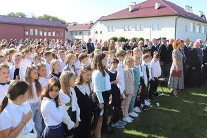 Oficjalna wojewódzka inauguracja roku szkolnego 2023/24 w Bartągu [ZDJĘCIA]