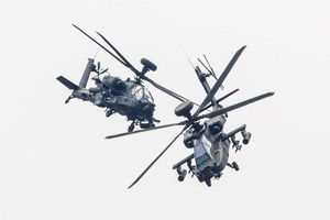 Kluczowe części śmigłowców Apache będą serwisowane w polskich zakładach