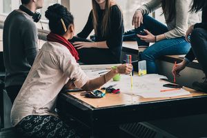 Studenci wspierają prawa warszawskich uczniów