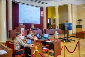 Radni PiS chcą zwołania nadzwyczajnej sesji Rady Warszawy w sprawie referendum gminnego dotyczącego polityki transportowej