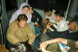 Bus z 11 nielegalnymi migrantami zatrzymany na granicy
