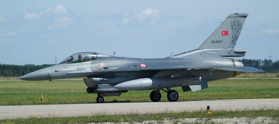 F-16 w barwach Turcji