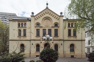 Nowy dach na synagodze Nożyków w Warszawie