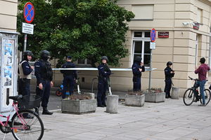 Policja apeluje, aby unikać zbliżania się do Placu Piłsudskiego i okolic