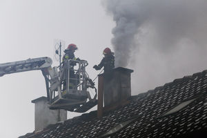 Pożary sadzy w przewodach kominowych mogą zniszczyć cały dorobek życia. Strażacy z Olsztyna biją na alarm