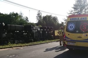 Pijany kierowca wywrócił ciężarówkę!