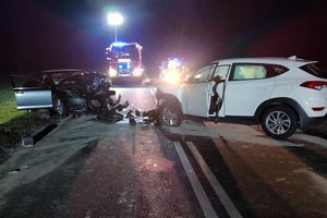 Pięć osób trafiło do szpitali po wypadku w Jędrychowie