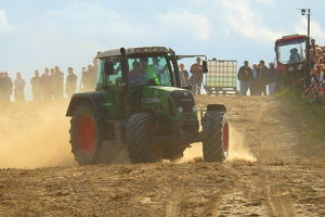 Wyścigi traktorów w Janówku i jesienny festyn