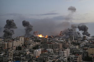 Izraelskie lotnictwo zaatakowało ponad 200 celów w Strefie Gazy, zapowiedź ofensywy lądowej