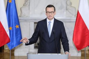 Premier: Tusk postanowił uderzyć w stabilność polskiej armii