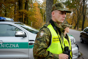 Funkcjonariusze straży granicznej w Sępopolu zatrzymali kobietę, która nie miała prawa znaleźć się za kierownicą opla 