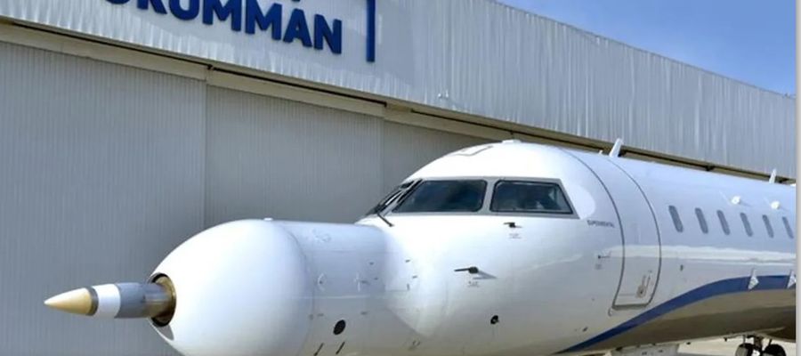 Pocisk SiAW podczas testów z wykorzystaniem samolotu Bombardier CRJ-700