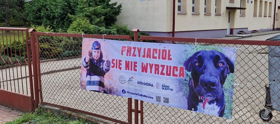 Baner akcji "Przyjaciół się nie wyrzuca" w miejscowości Szyldak