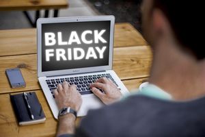Zbliża się Black Friday – uwaga na fałszywe sklepy internetowe