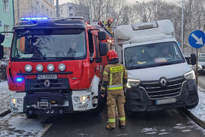 Zderzenie busa z wozem strażackim. Utrudnienia na ul. Kościuszki w Olsztynie