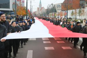 Mieszkańcy Olsztyna licznie wzięli udział w obchodach Narodowego Święta Niepodległości [ZDJĘCIA]