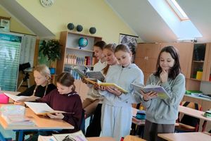 [ZDJĘCIA] "Przerwa na czytanie" w Szkole Podstawowej w Gwiździnach