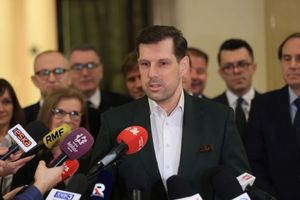 Rada Powiatu w Szydłowcu powinna odwołać starostę?