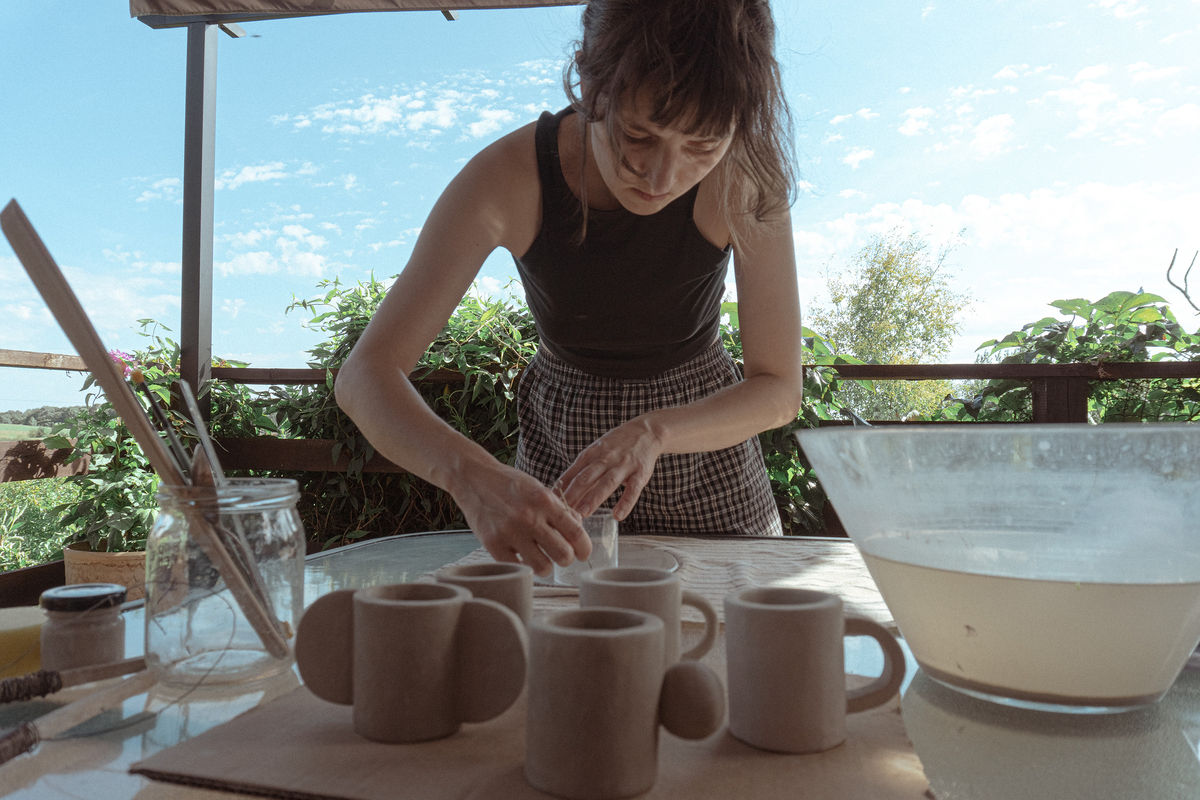 – W 2019 roku zaczęła się moja zajawka ceramiką, przyczyniła się do tego moja ówczesna praca w domu kultury w Gdańsku – opowiada Anna Gawron
