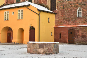 Dziedziniec olsztyńskiego zamku z nowym blaskiem. Prace remontowe powoli się kończą