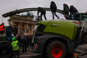 Wielka demonstracja rolników w centrum Berlina – protest przeciwko zniesieniu dopłat do paliwa