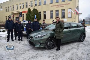 Nowoczesny nieoznakowany radiowóz w rękach policjantów z Wolanowa
